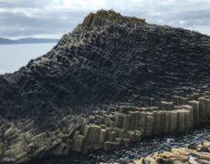 Explora la Isla de Staffa: Un destino turístico de Escocia